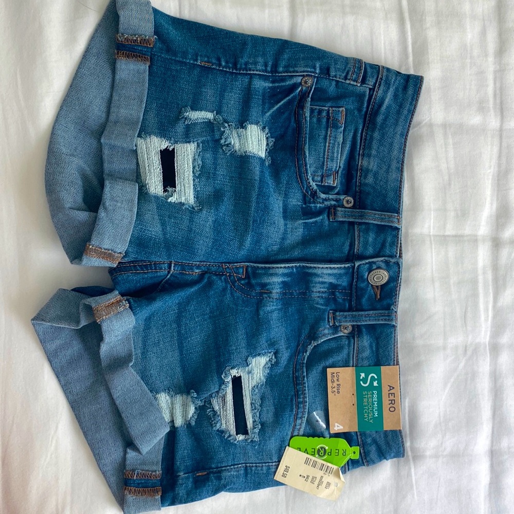 Aero Low Rise Midi-3.5” Size 4 Jean Shorts